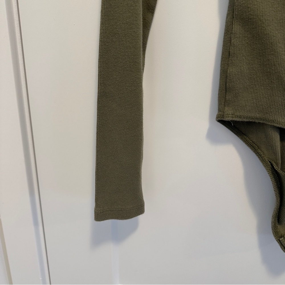Abercrombie & Fitch Olive Green Ribbed Bodysuit Size XS Women’s - Picture 8 of 12